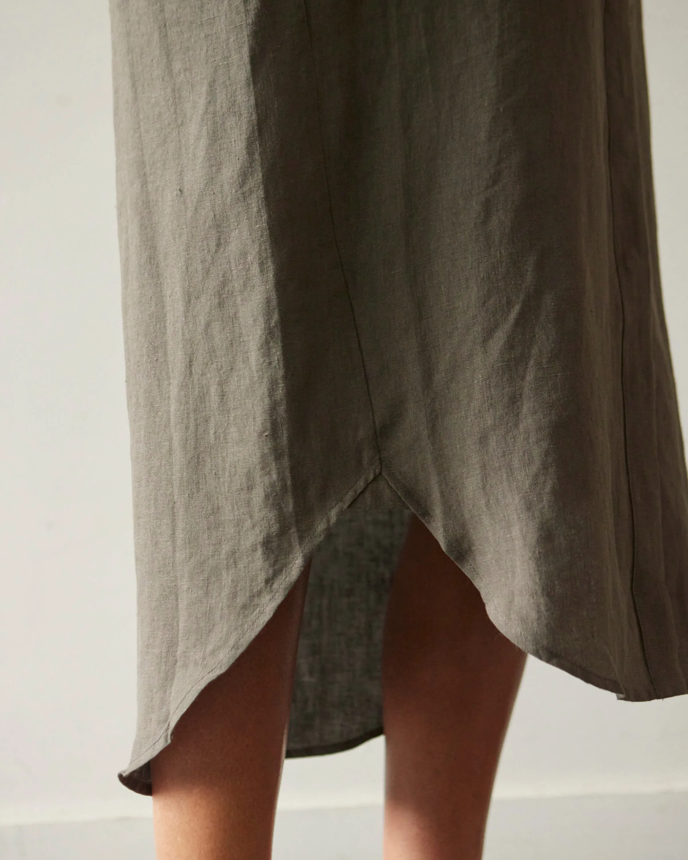 7115 Linen Maxi Shirtdress, Dark Oak