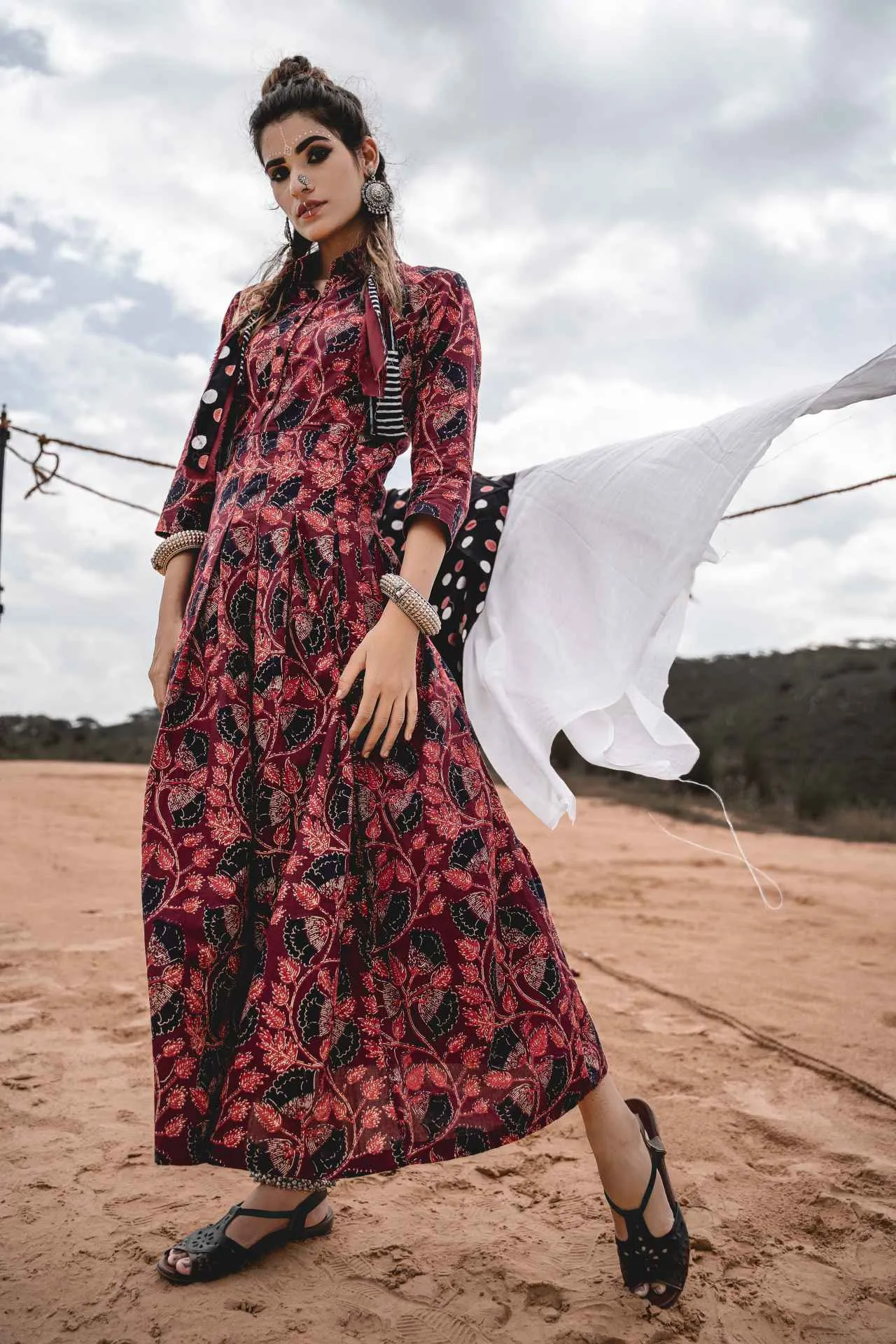 Long Dress With Collar