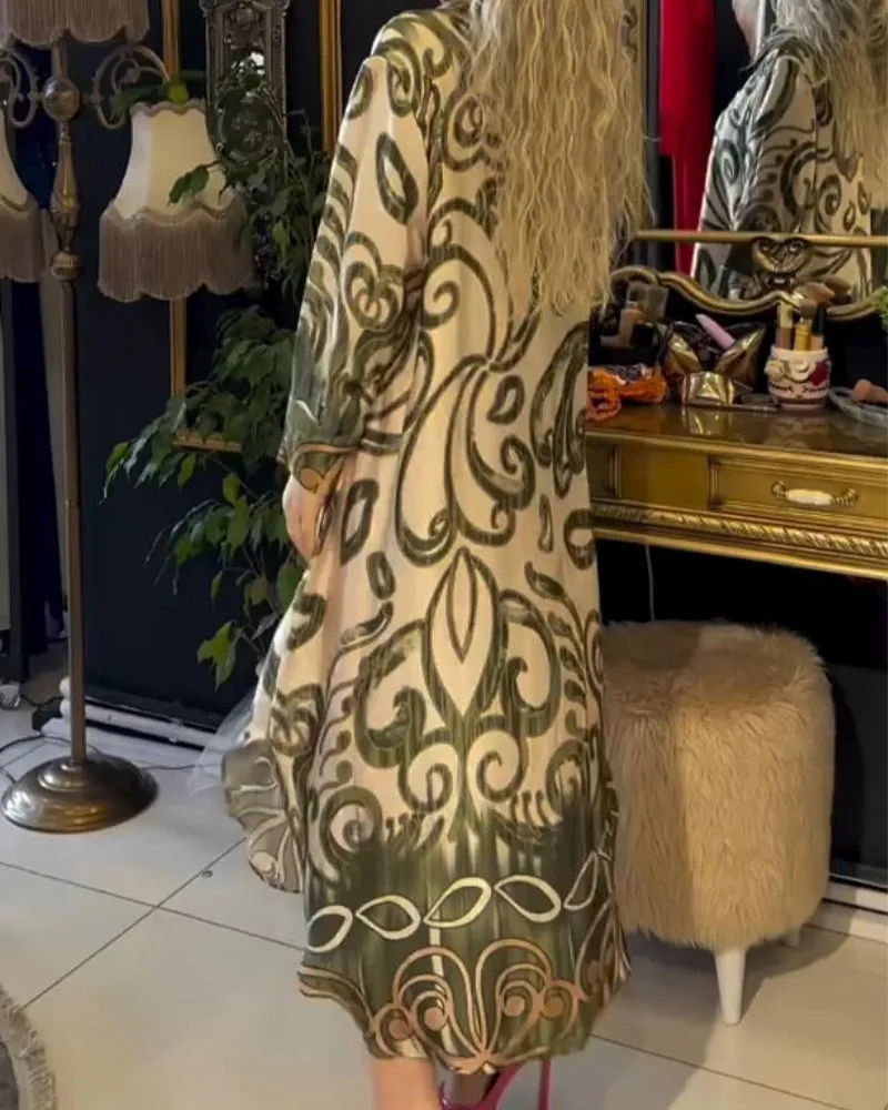 Loose and elegant printed dress