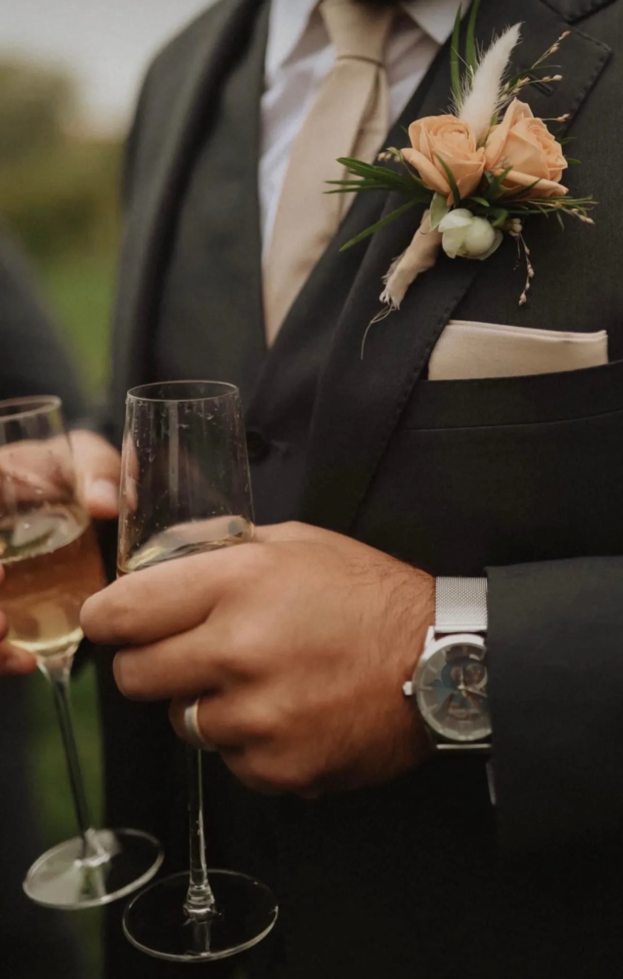 Nico Neck Tie ~ Champagne Solid